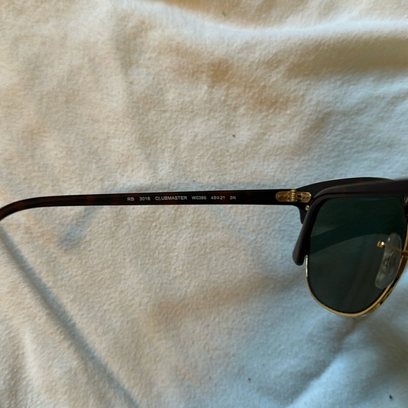 Rayban Clubmaster - Picture 2 of 4